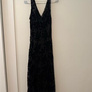 Robbie Bee Black Floral Velvet-Textured V-Neck Maxi Dress